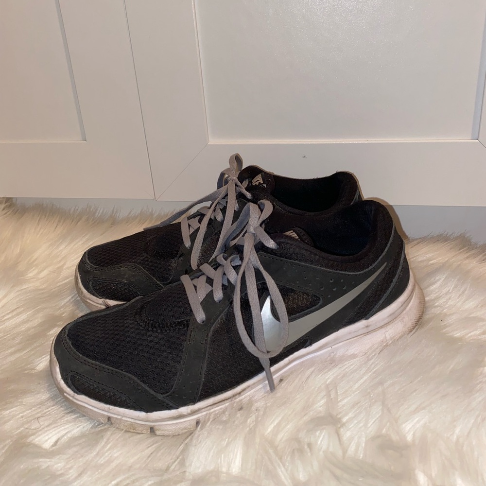 2/$75 💥- SHOES | Women’s Nike Flex Experience RN 2 size 6.5